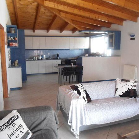 Sunny Apartment 15 Min From Airport And Sea Artemida  Exterior photo